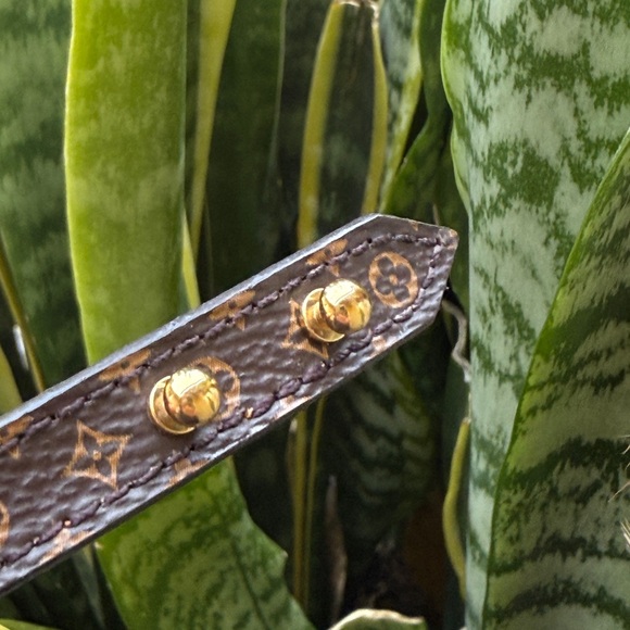 Just Dropped! Authentic Louis Vuitton Monogram Logomania Bracelet - Picture 6 of 13